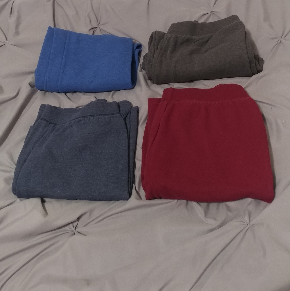 @Yd3626 Bundle 4 Pair Hanes Sweatpants